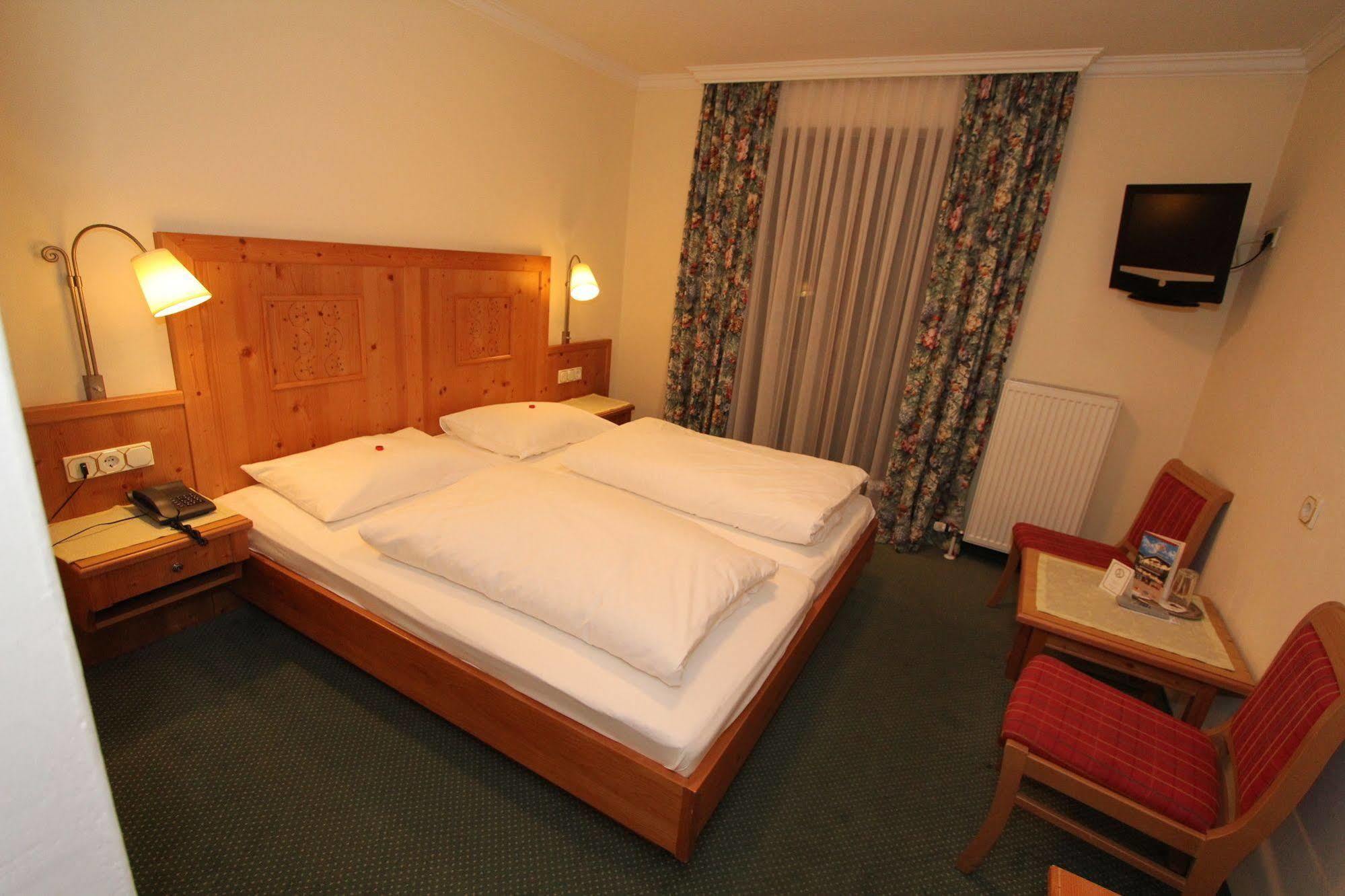 Hotel Goldener Stern Абтенау Екстериор снимка