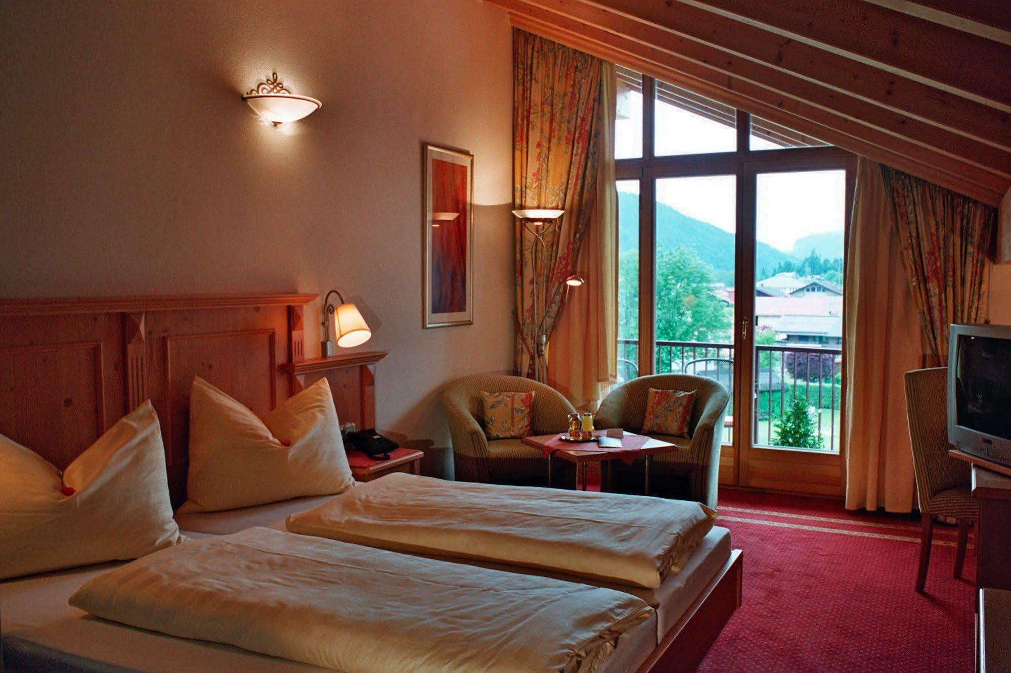 Hotel Goldener Stern Абтенау Екстериор снимка